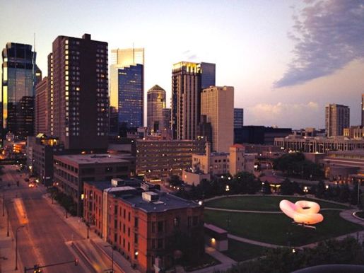 Minneapolis Convention Center plaza, courtesy Kristin Maywire, Urbain DRC