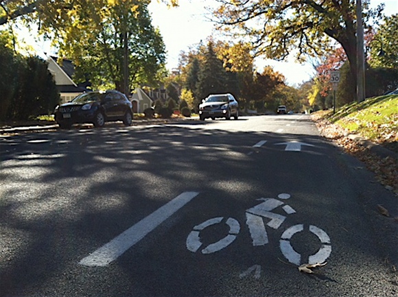 An "advisory bike lane" in Edina